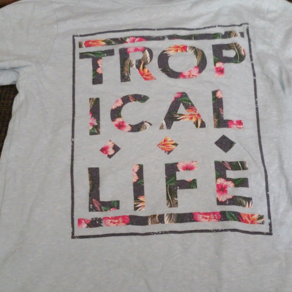 Shirt - Picture 2 of 3